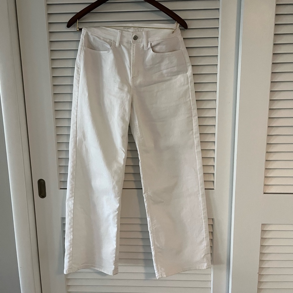 Old Navy WOW High waisted Wide Legged Jean size 8
